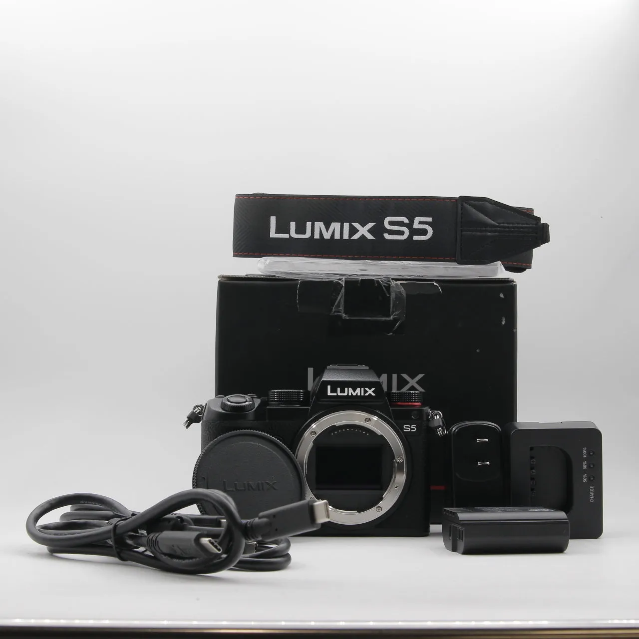 *** OPEN BOX EXCELLENT *** Panasonic Lumix DC-S5 Mirrorless Digital Camera (Body Only)