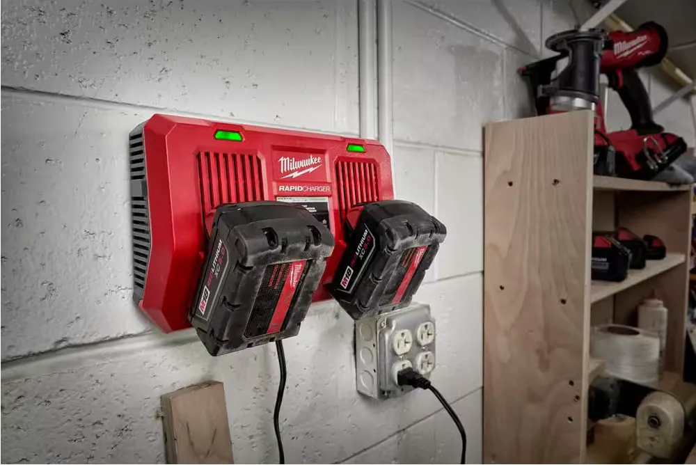 48-59-1802 Milwaukee M18 Dual Bay Rapid Charger