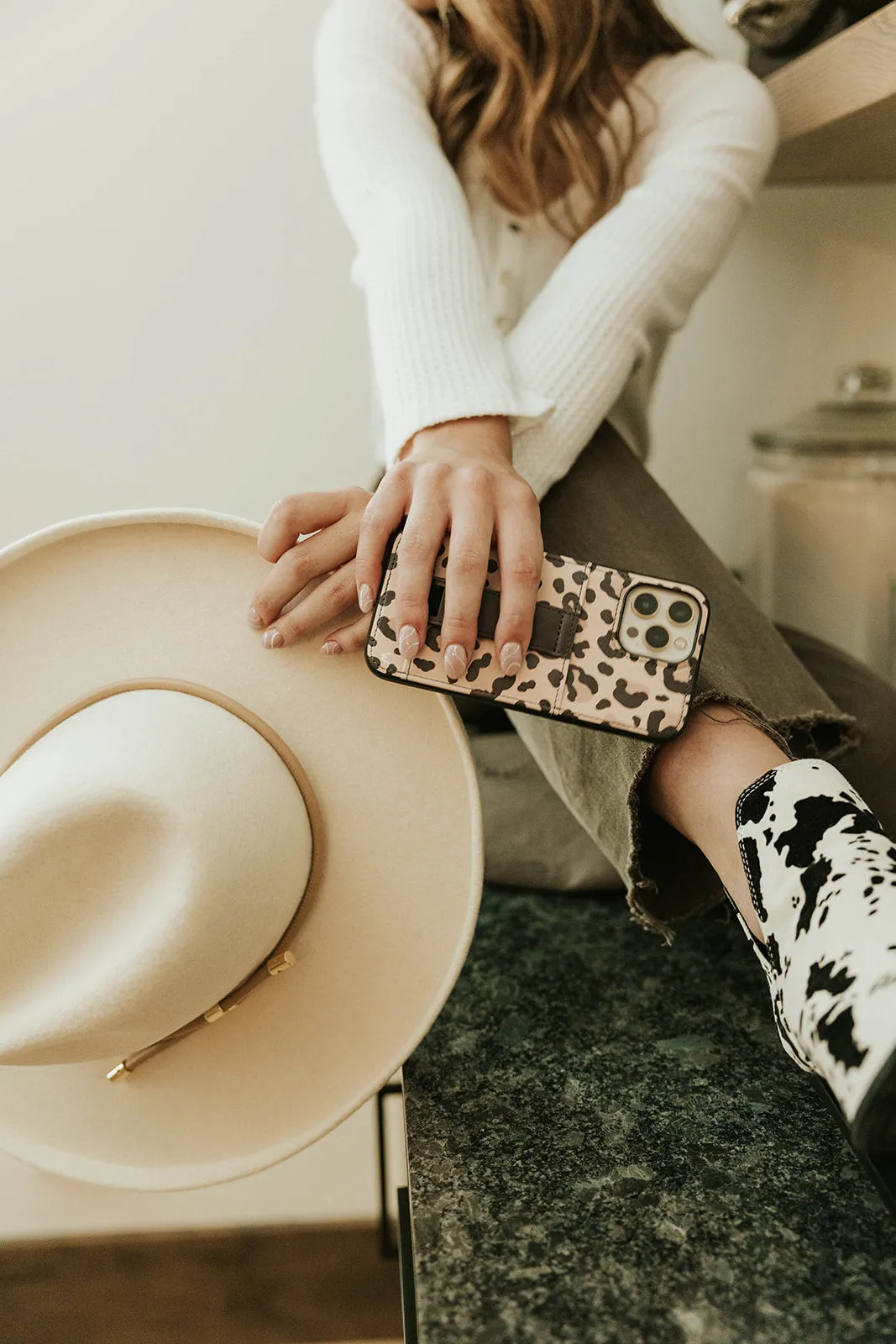 Brown Leopard Magnetic Case