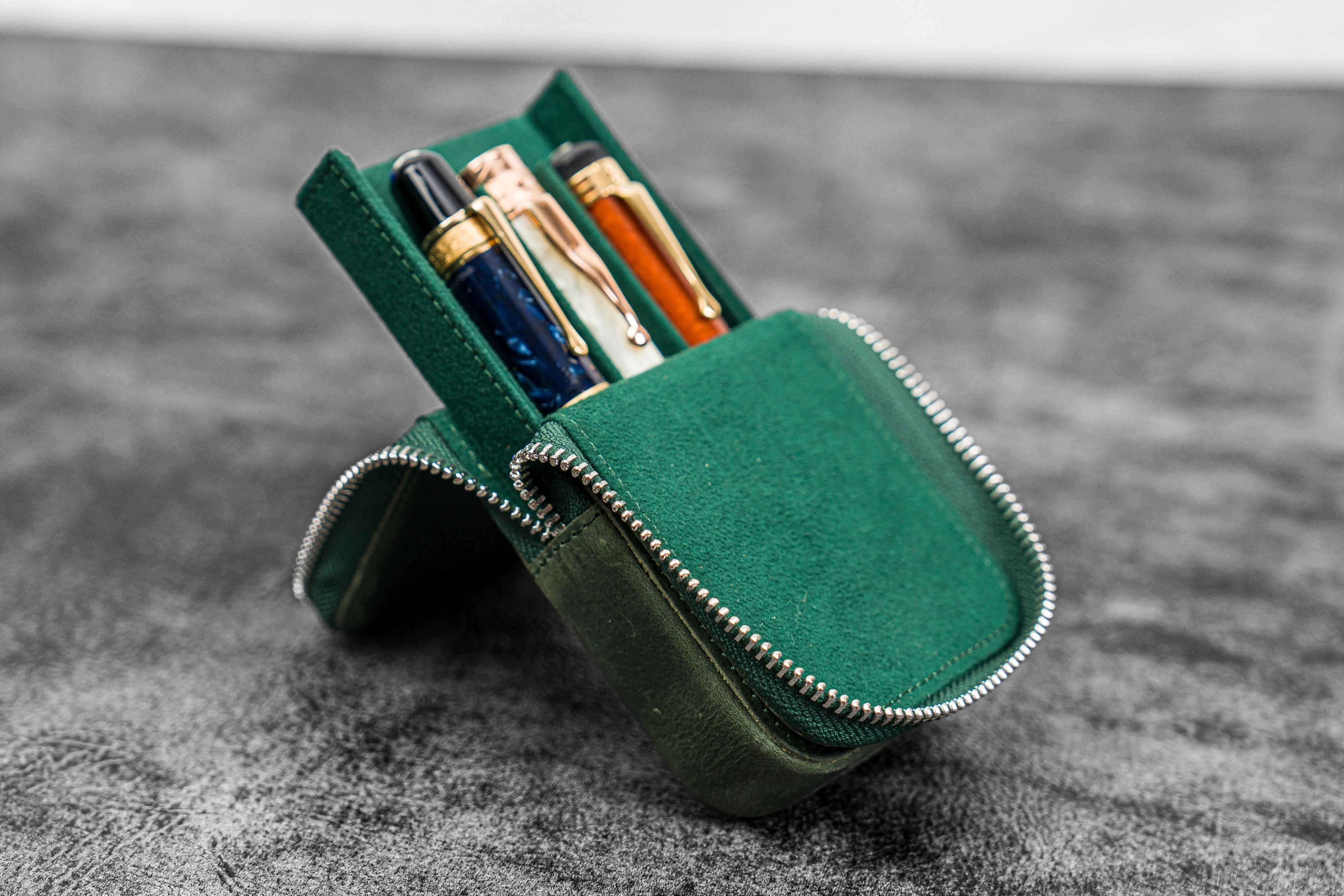 Leather Zippered Magnum Opus 3 Slots Hard Pen Case with Removable Pen Tray - Crazy Horse Forest Green