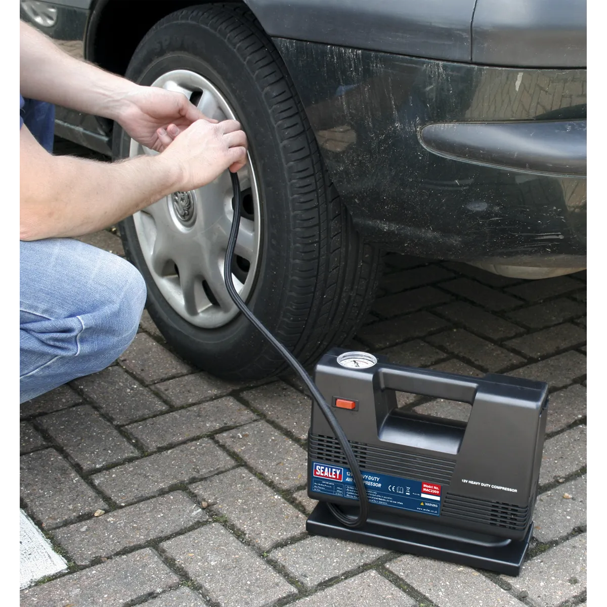 Tyre Inflator/Air Compressor 12V Heavy-Duty