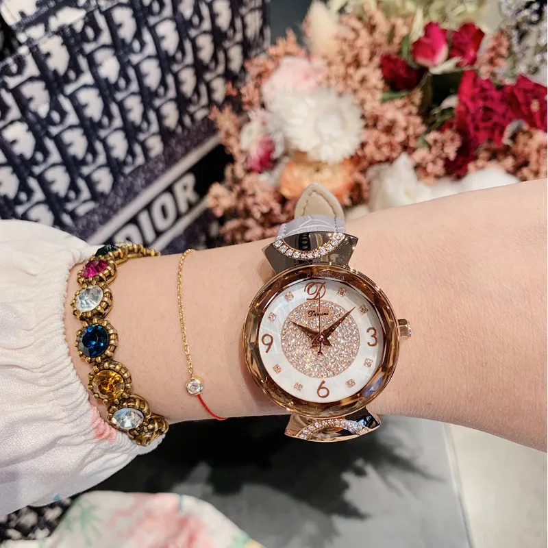 Women's Watch Rhinestone Shell Dial leather strap fashion quartz watch